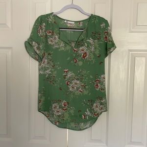 Ladies blouse size small woman’s top green floral like new